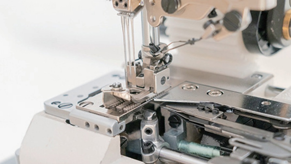 Sewing Needle with Smooth Roundness
